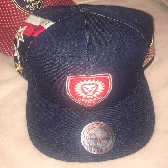 Mitchell & Ness SnapBack Caps - Picture 2 of 7